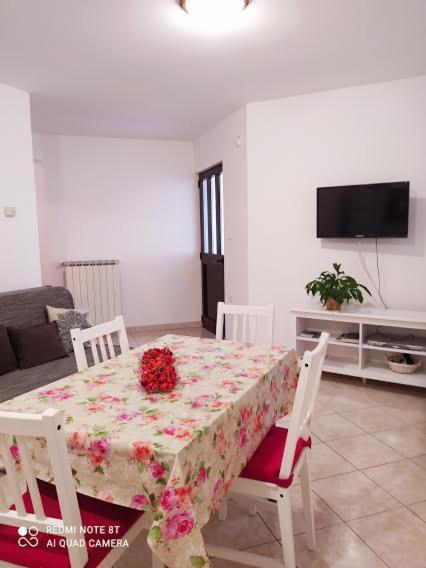 Apartman Snjezana Fazana Exterior photo