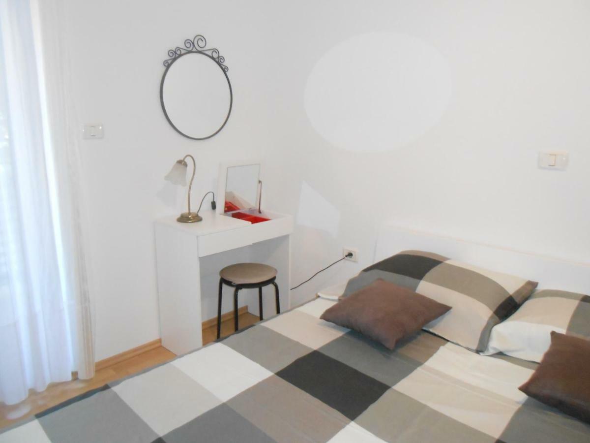 Apartman Snjezana Fazana Exterior photo